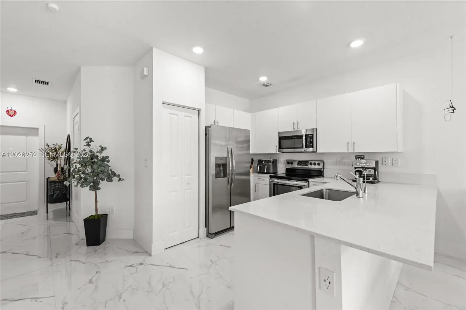 577 NW 204th St, Miami Gardens FL 33169