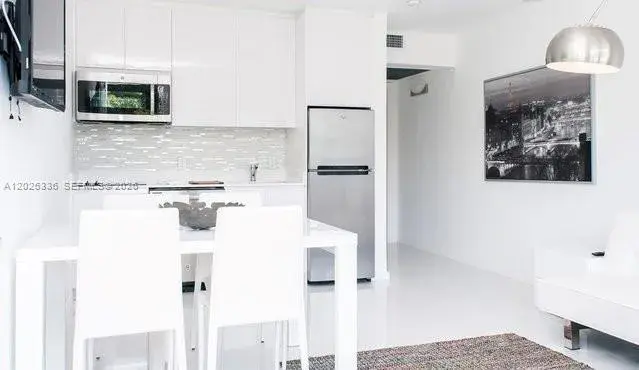 801 15th St # 208, Miami Beach FL 33139