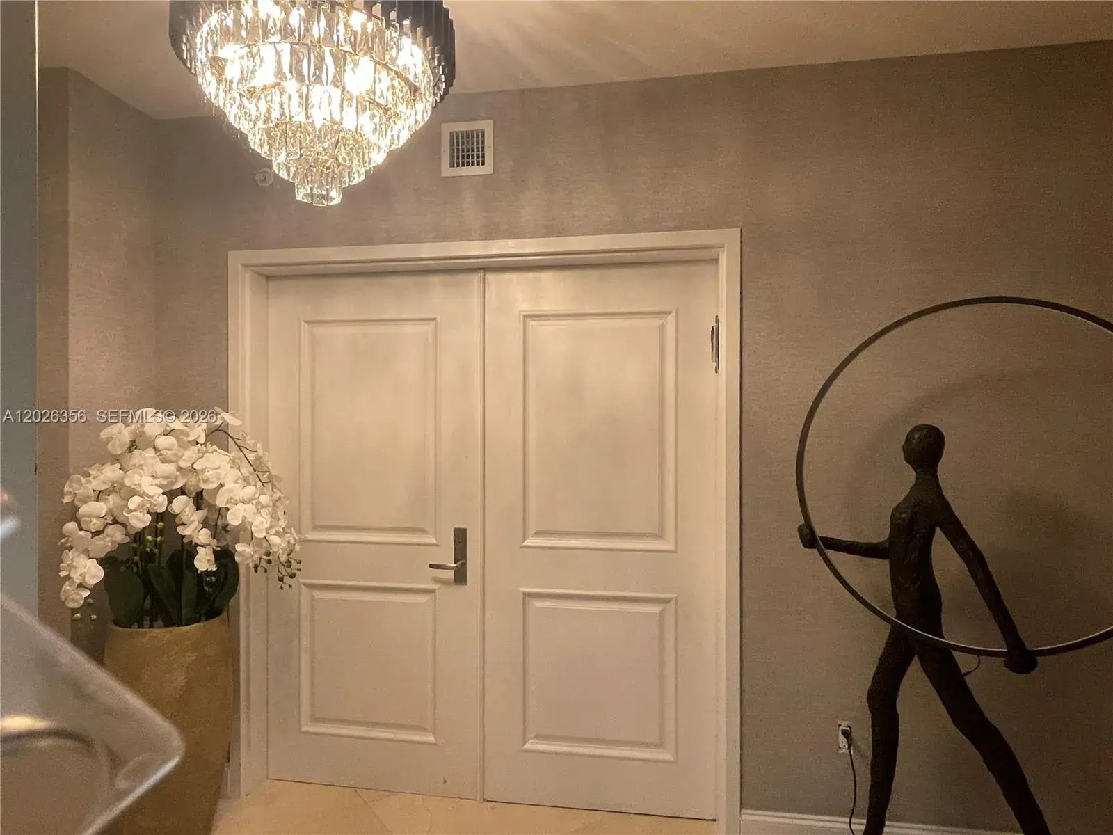 3 bedroom 3 bath for sale at 3101 S Ocean Dr # 1707, Hollywood FL 33019