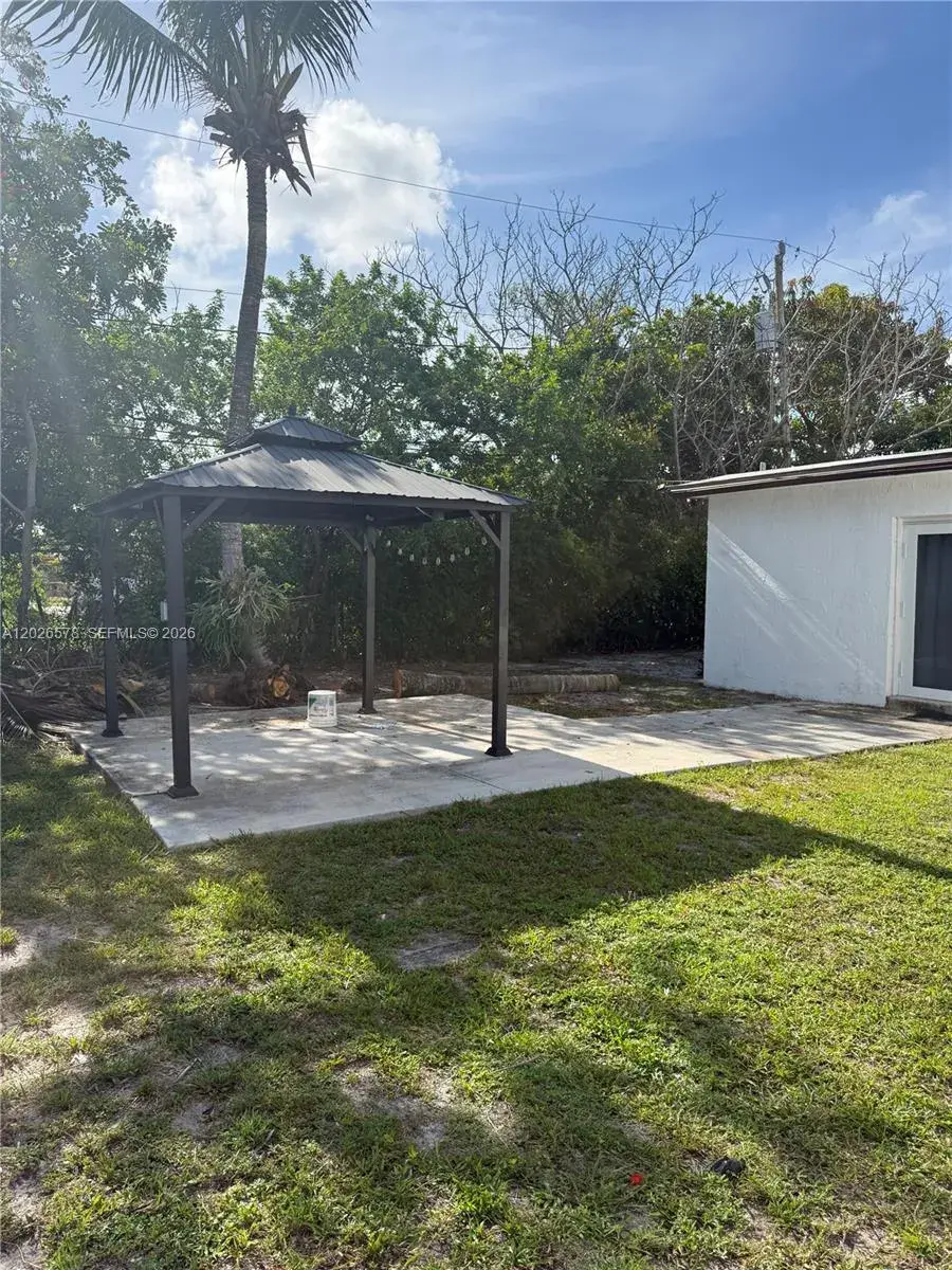 1 bedroom 1 bath Residential Lease for rent at 1816 NW 25th Ter # 2, Fort Lauderdale FL 33311