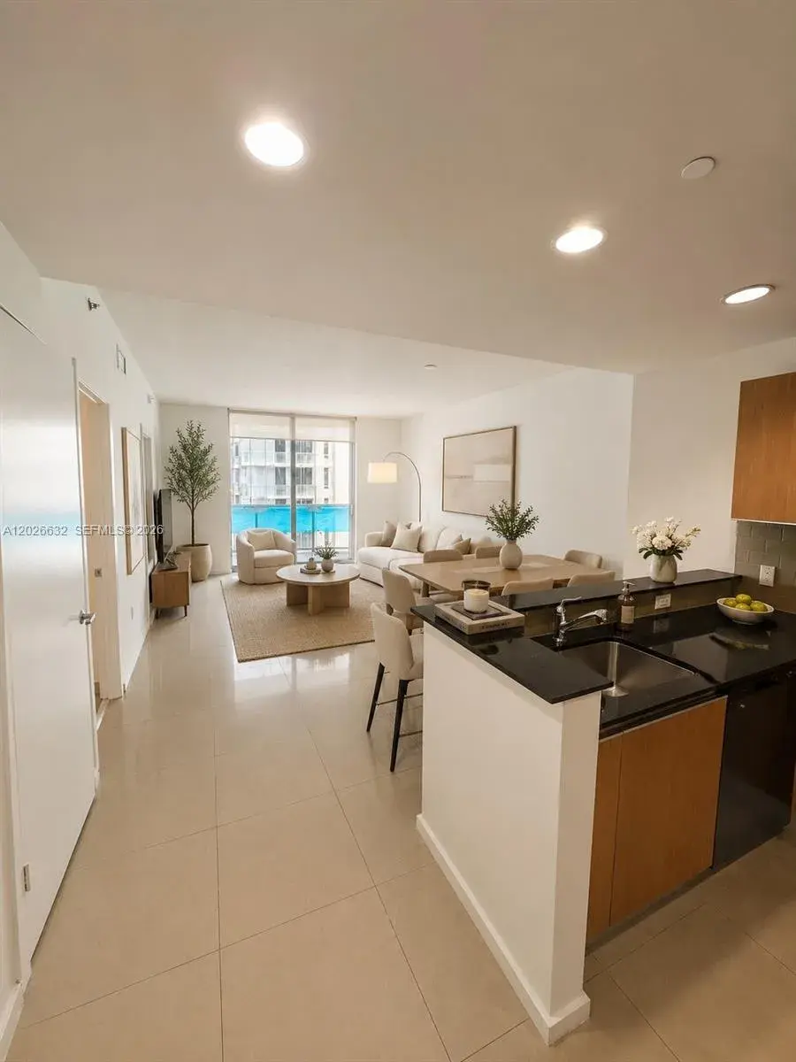 1060 Brickell Ave # 3915, Miami FL 33131