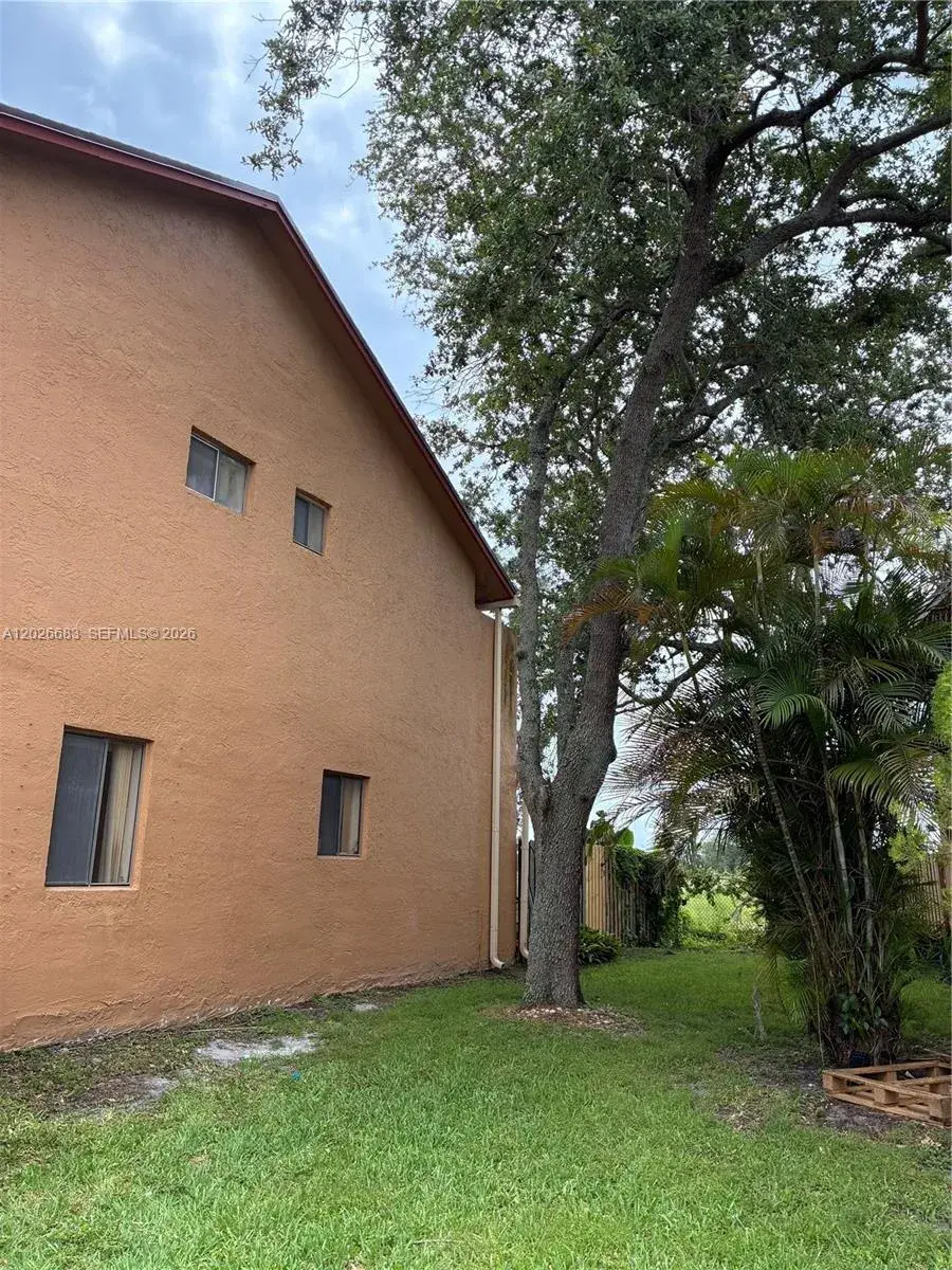 3 bedroom 2 bath Residential for sale at 2828 NW 80th Ave, Sunrise FL 33322