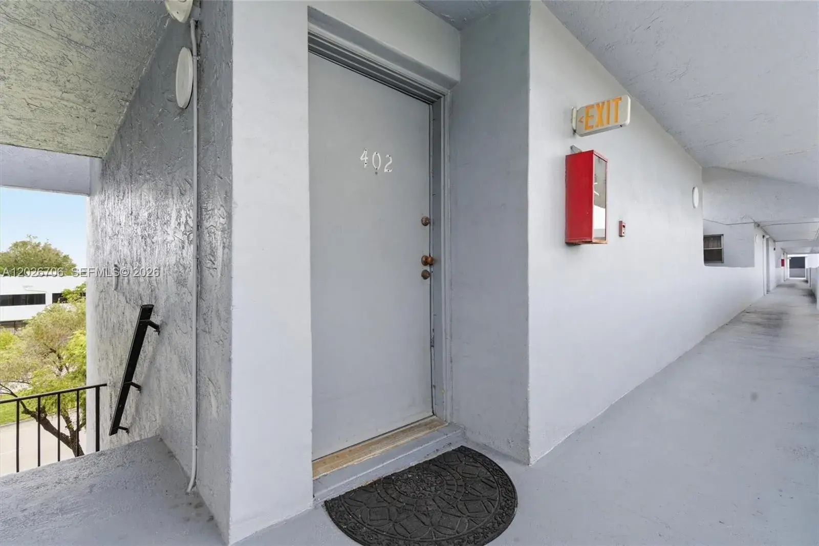 2 bedroom 1 bath Residential for sale at 210 Fontainebleau Blvd # 402, Miami FL 33172