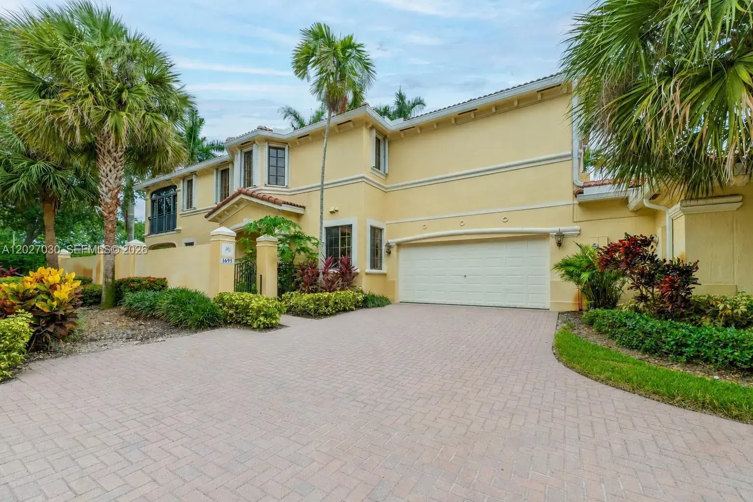 3 bedroom 2 bath Residential for sale at 1695 Passion Vine Cir # 1, Weston FL 33326