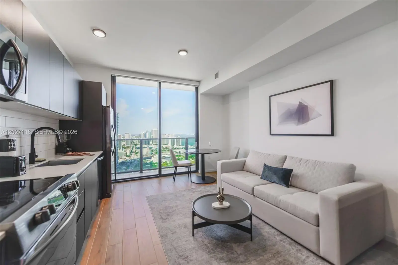 1 bedroom 1 bath Residential Lease for rent at 398 NE 5th St # 3505, Miami FL 33132