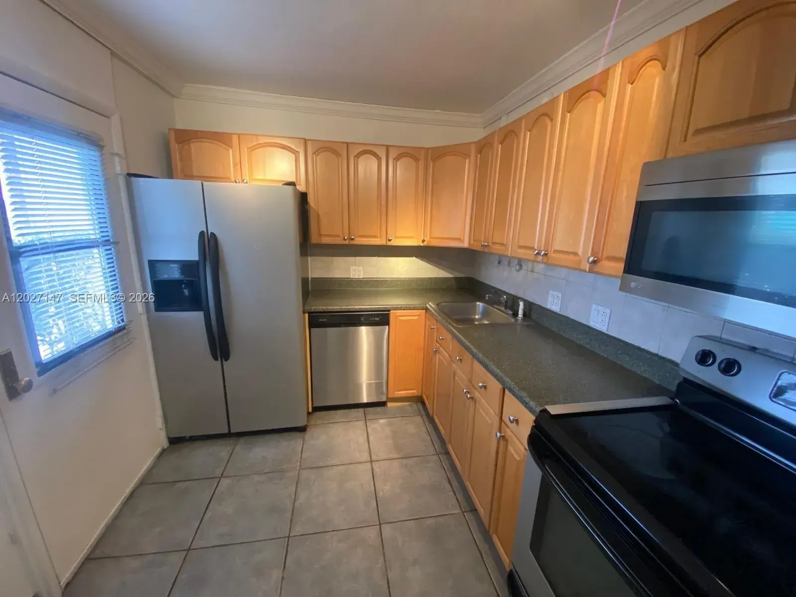 2 bedroom 2 bath Residential for sale at 3475 N Country Club Dr # 106, Aventura FL 33180