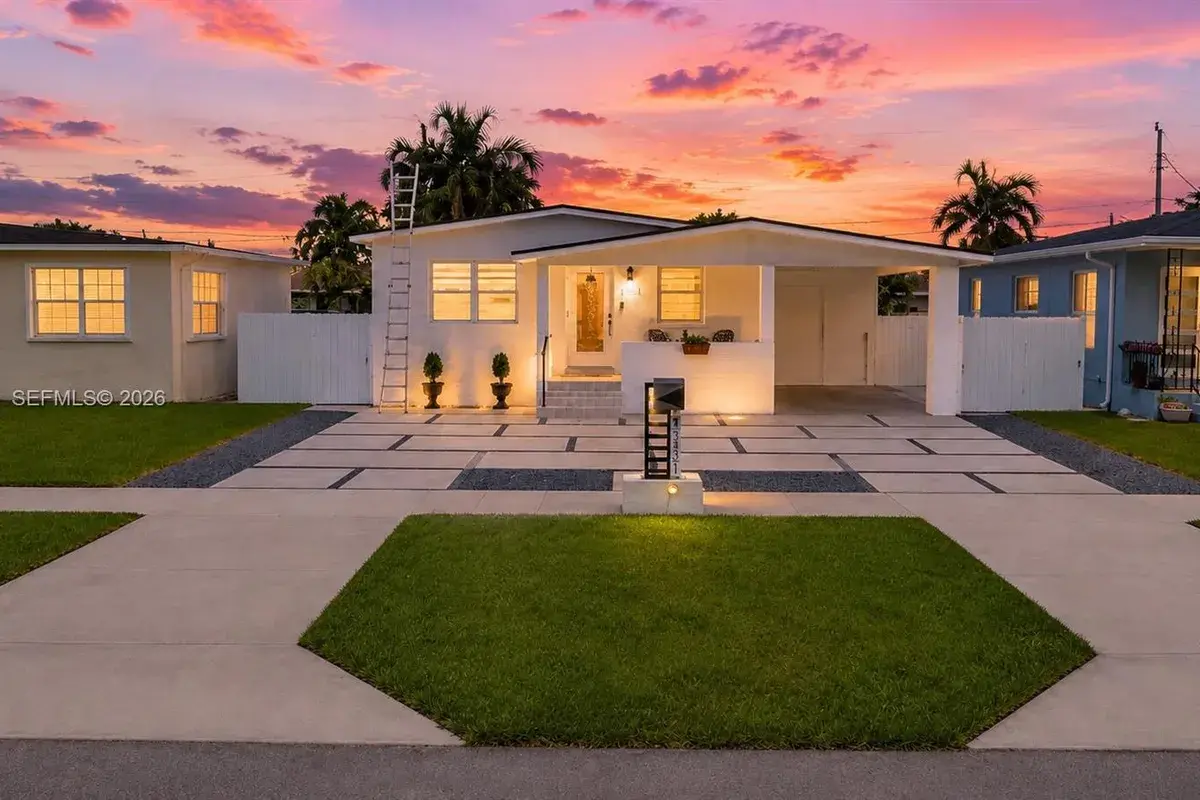 6748 SW 38th St, Miami FL 33155