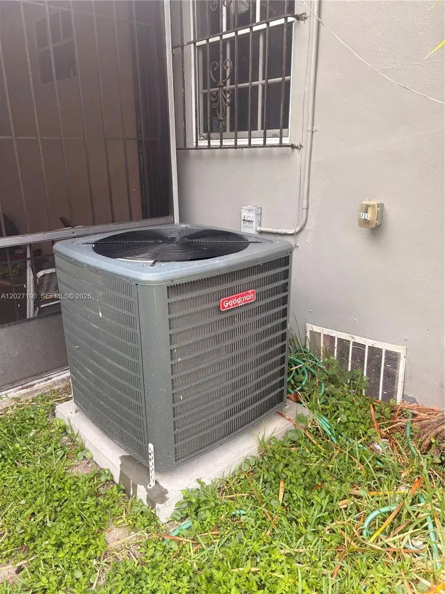 1100 NW 110th St, Miami FL 33168