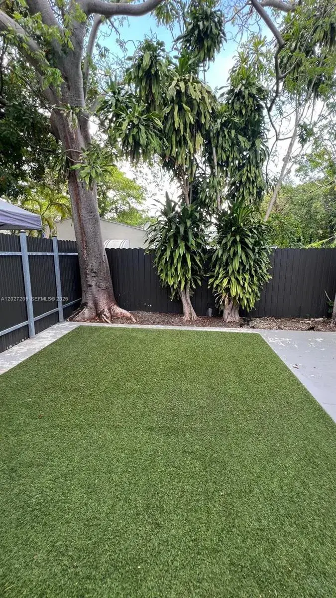 1 bedroom 1 bath Residential Lease for rent at 841 S 24th Ave # B, Hollywood FL 33020