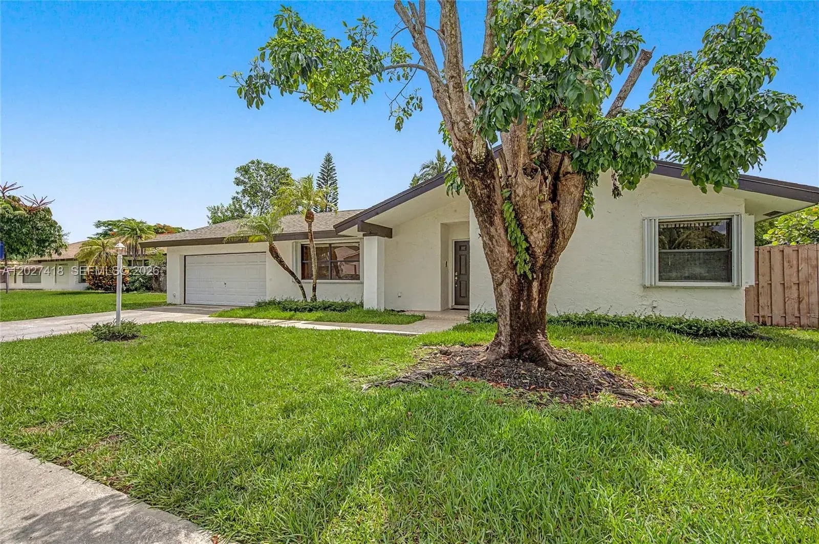 10711 SW 116th Ave, Miami FL 33176