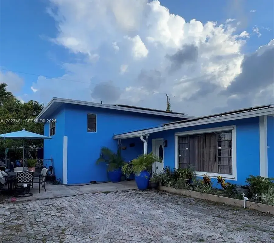1300 NE 203rd St, Miami FL 33179