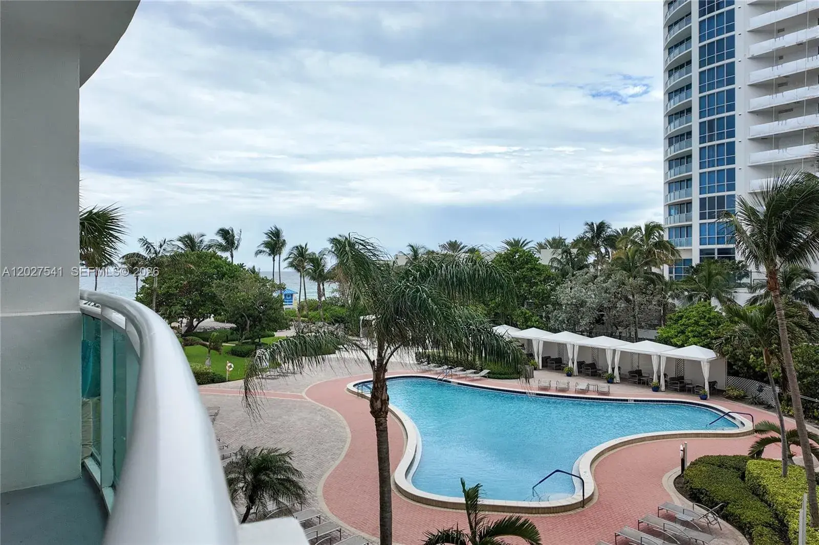 1 bedroom 1 bath Residential Lease for rent at 3001 S Ocean Dr # 319, Hollywood FL 33019