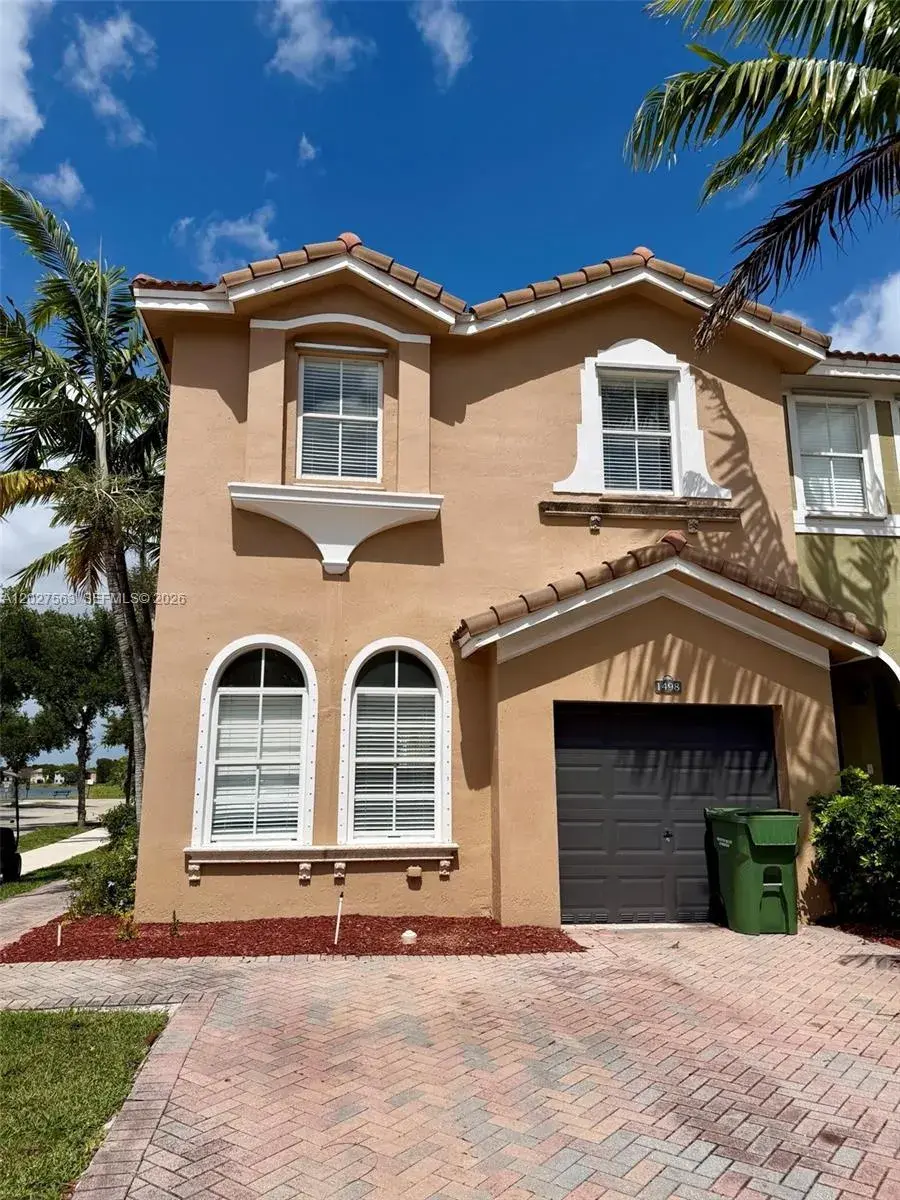 1498 SE 25th Ave, Homestead FL 33035