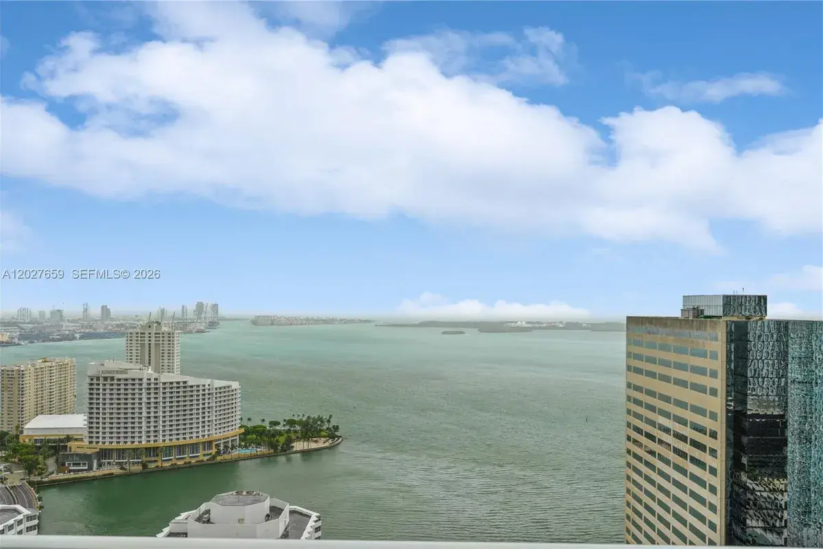 951 Brickell Ave # 3706, Miami FL 33131