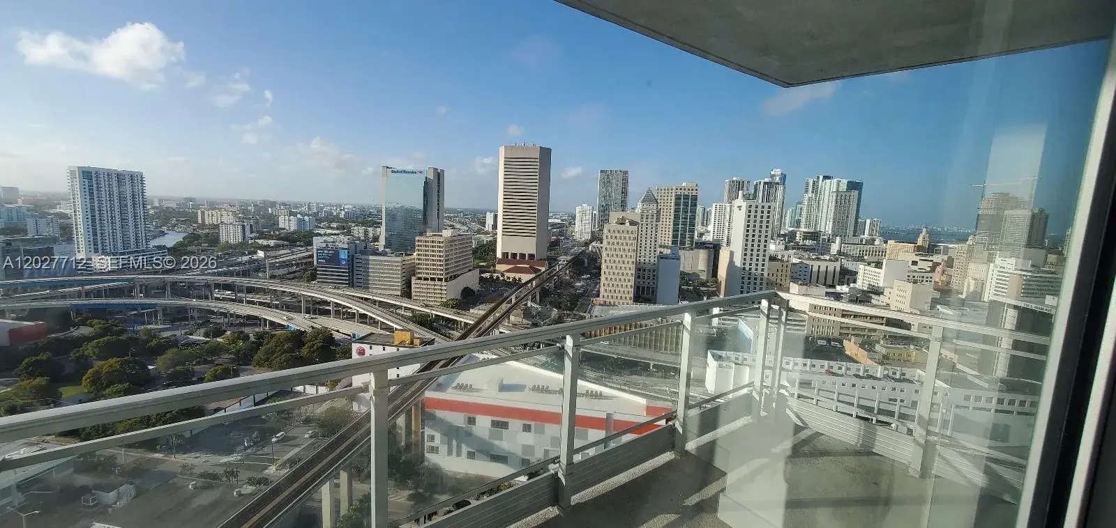 1 bedroom 1 bath Residential Lease for rent at 90 SW 3rd St # 2705, Miami FL 33130