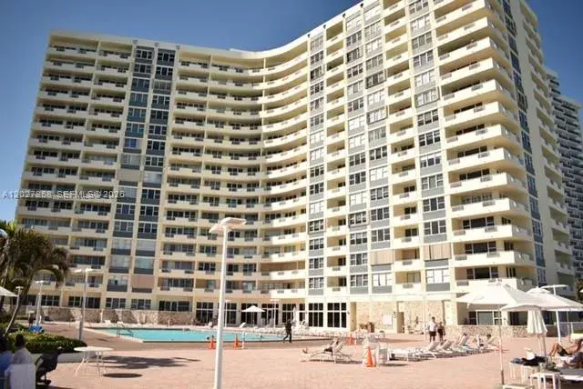 1 bedroom 1 bath Residential Lease for rent at 3180 S Ocean Dr # 605, Hallandale Beach FL 33009