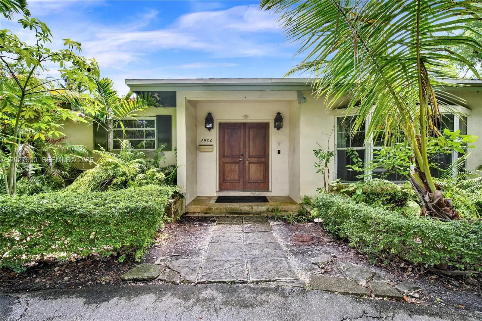 4 bedroom 3 bath Residential for sale at 6980 SW 104th St, Pinecrest FL 33156