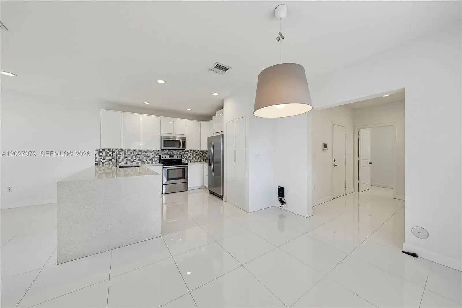 476 NE 194th Ter, Miami FL 33179