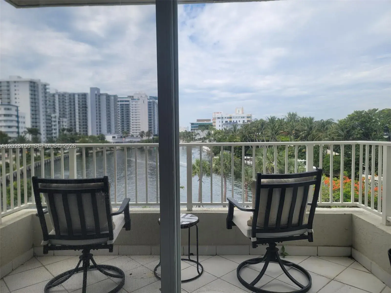 2 bedroom 2 bath for sale at 2600 Collins Ave # 411, Miami Beach FL 33140