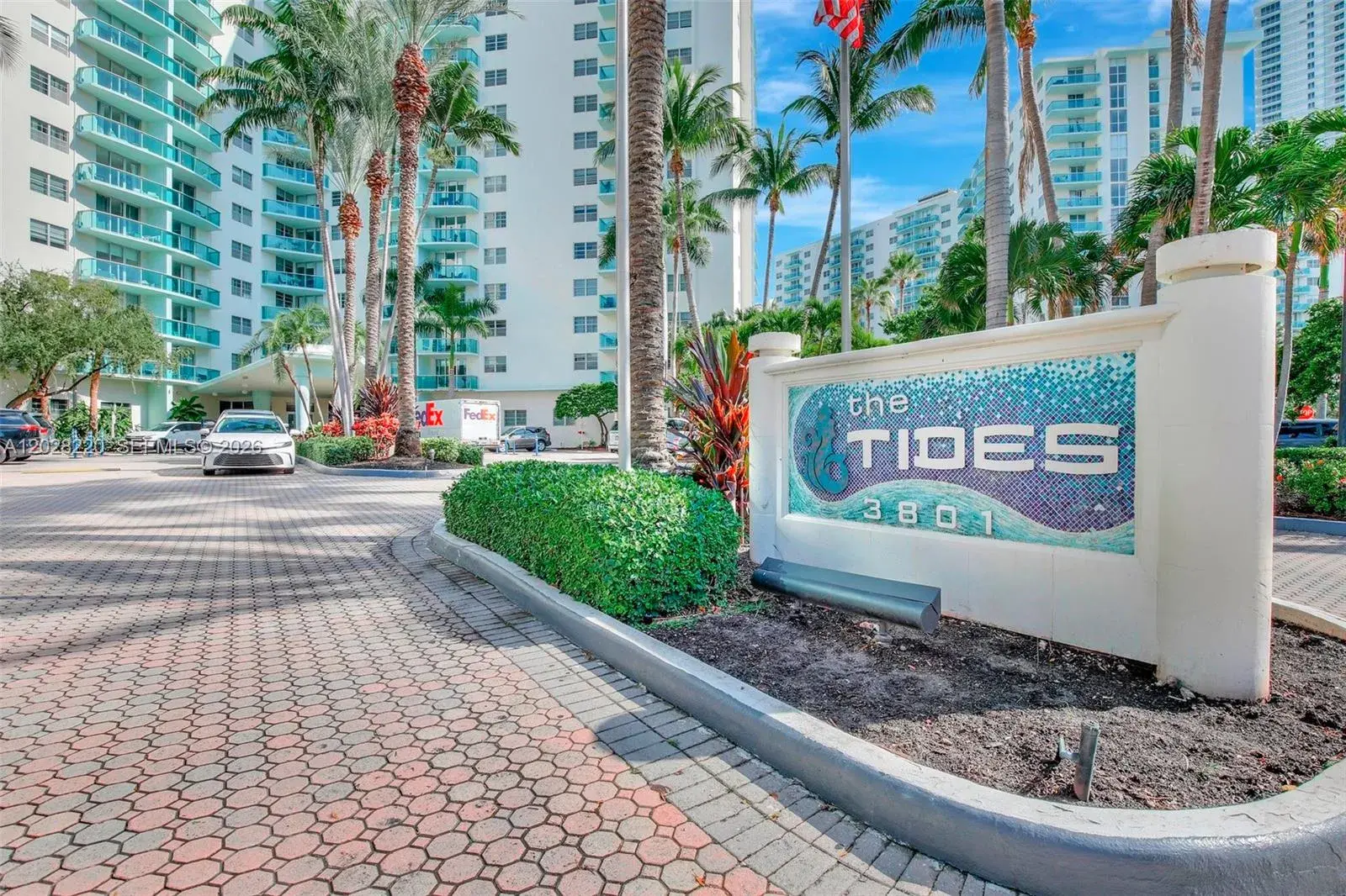 1 bedroom 1 bath Residential for sale at 3801 S Ocean Dr # 6Z, Hollywood FL 33019