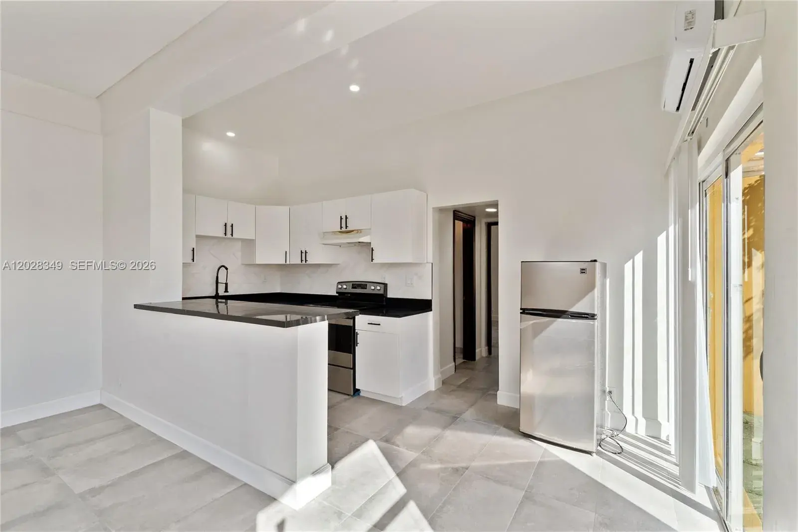 1 bedroom 1 bath Residential Lease for rent at 2204 Mckinley St # 2, Hollywood FL 33020