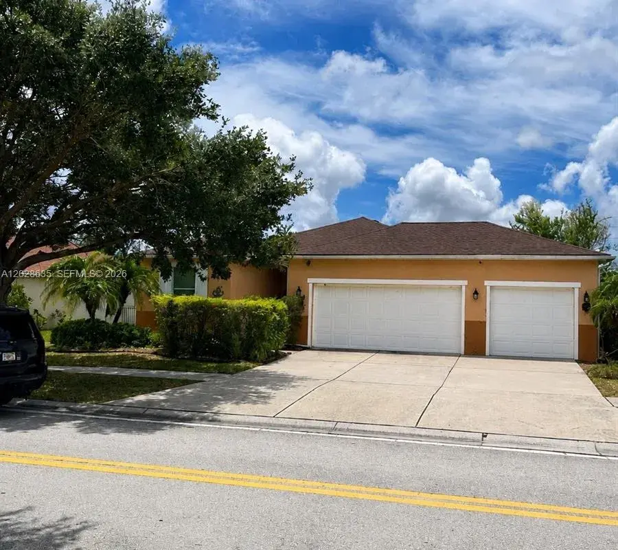 342 STAR SHELL DR, Tampa FL 33572