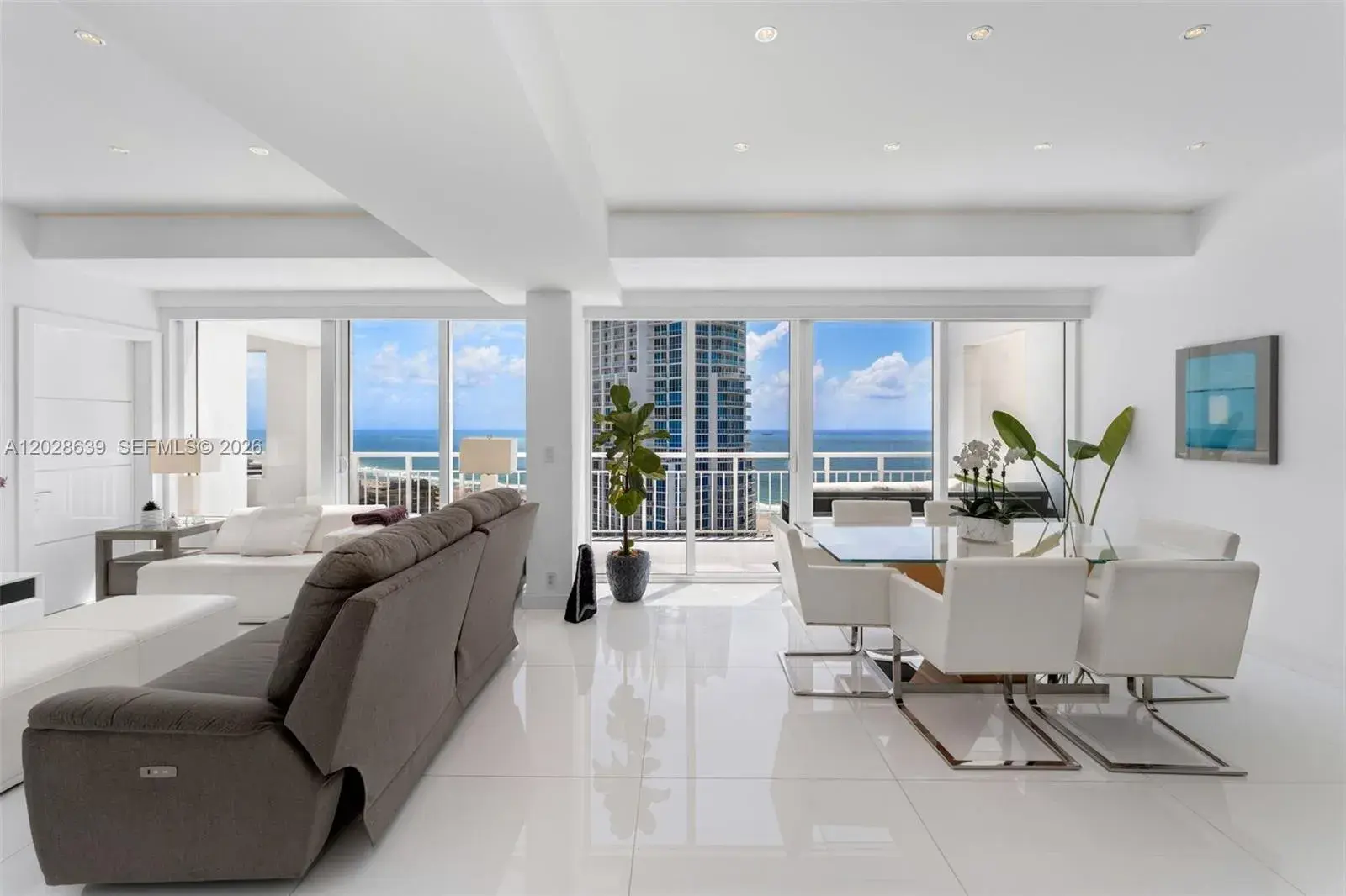 400 S Pointe Dr, Miami Beach FL 33139