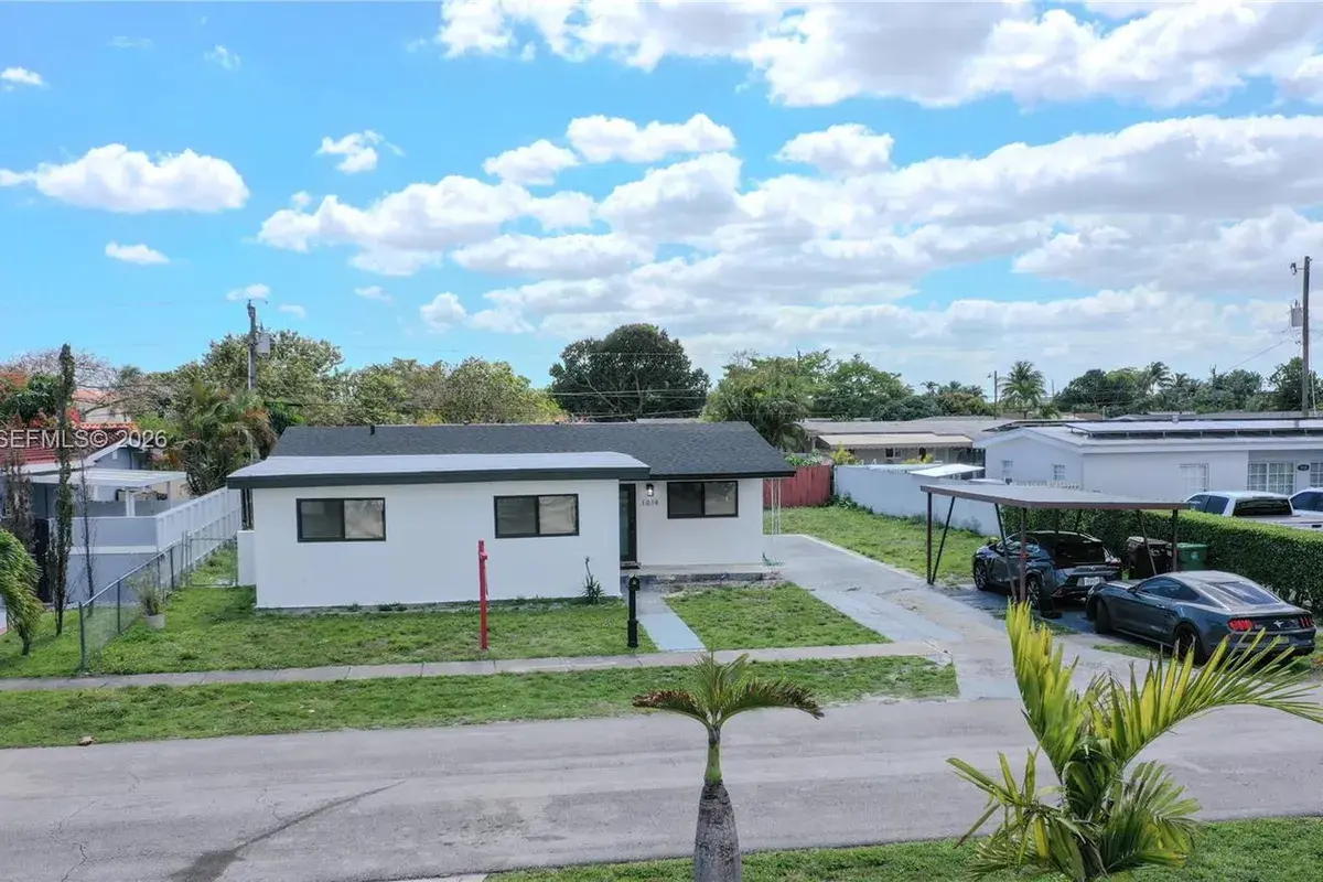 1014 W 66th St, Hialeah FL 33012