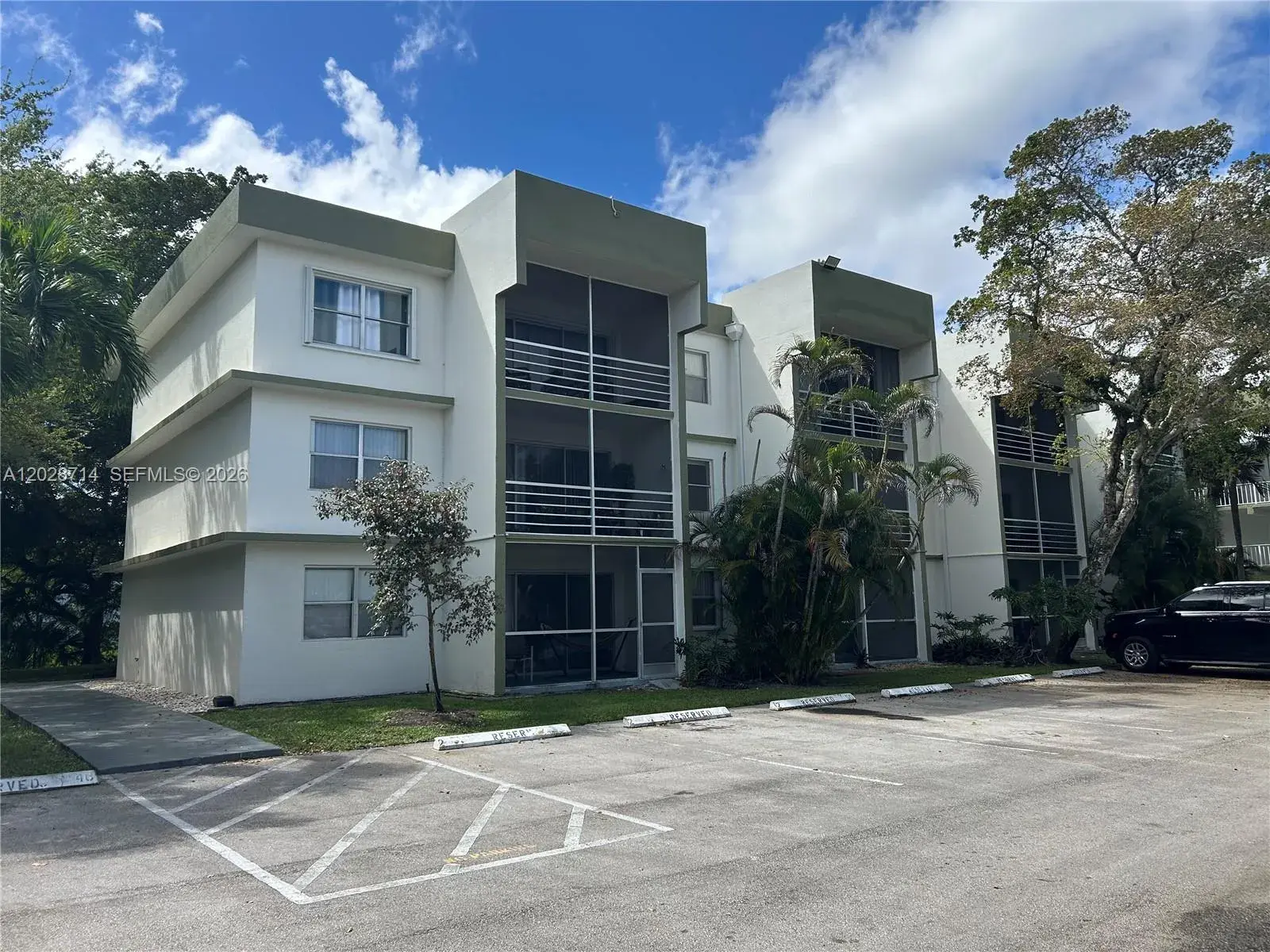 2 bedroom 2 bath Residential for sale at 4205 N University Dr # 112, Sunrise FL 33351