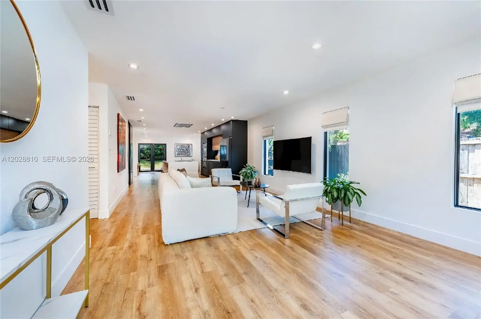 412 NW 41st St, Miami FL 33127