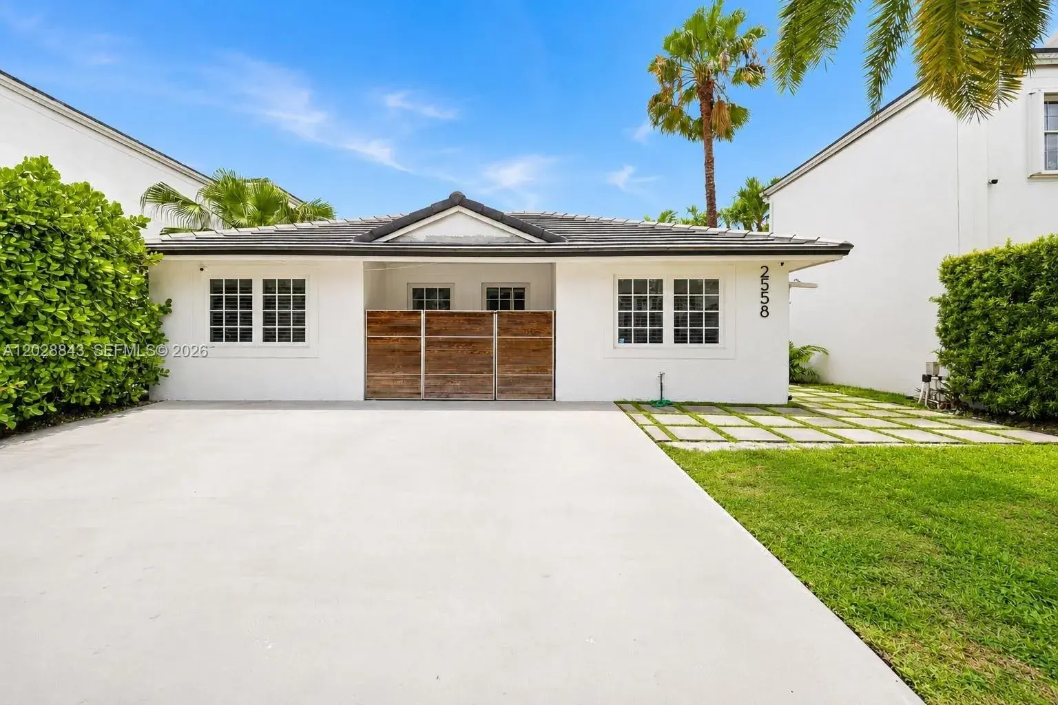 3 bedroom 3 bath Residential Lease for rent at 2558 NE 206th Terrace, Aventura FL 33180