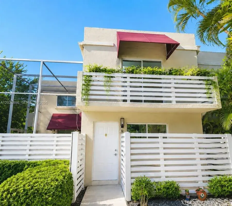 535 NW 98th Ave, Plantation FL 33324
