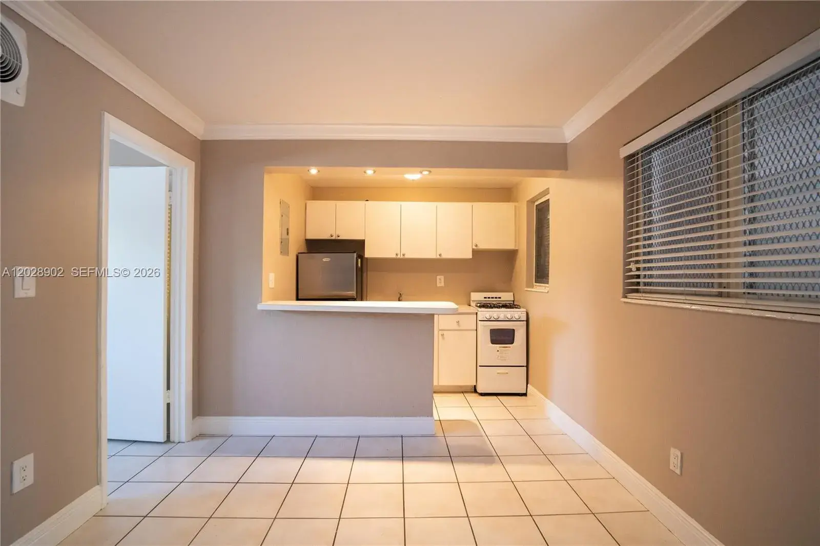 1 bedroom 1 bath Residential for sale at 1014 Salzedo St # 101, Coral Gables FL 33134