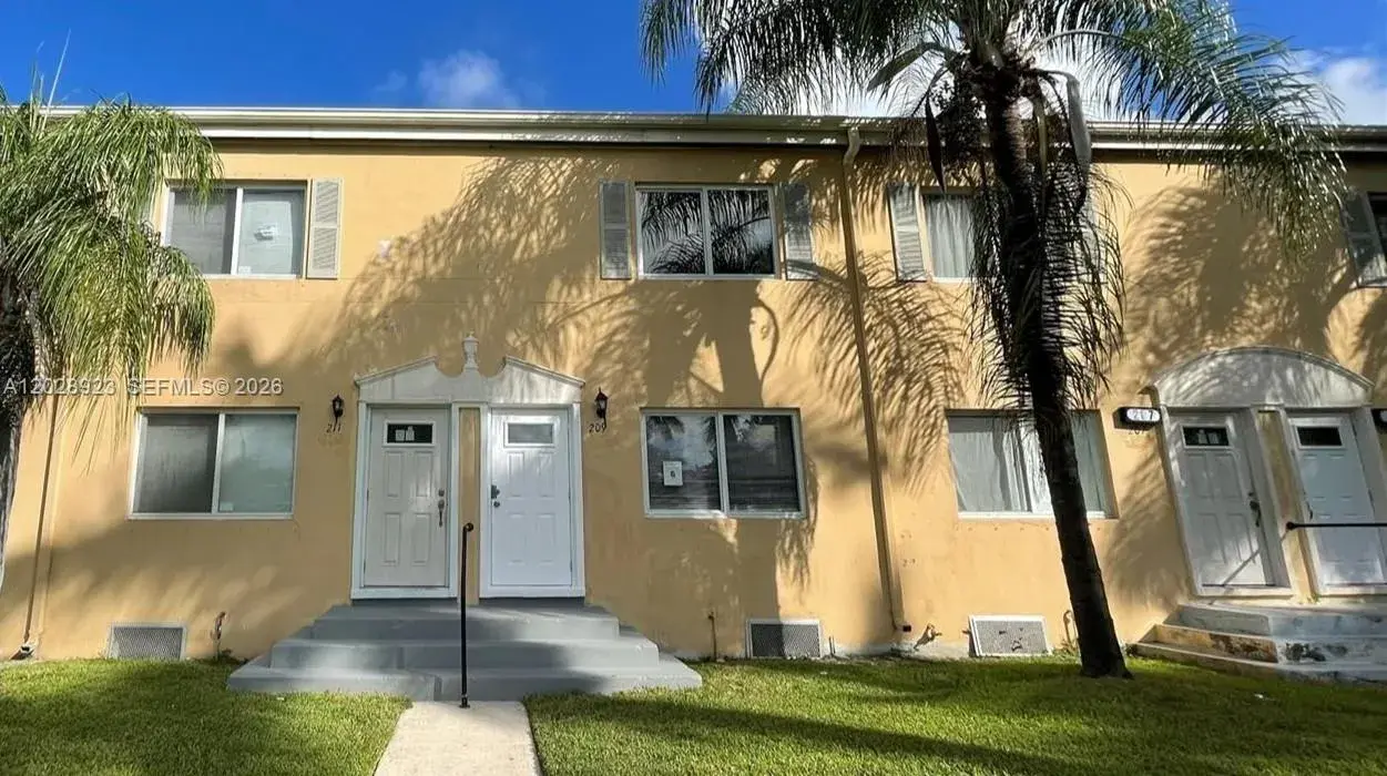 2 bedroom 1 bath Residential Lease for rent at 209 NW 84th St # 209, Miami FL 33150