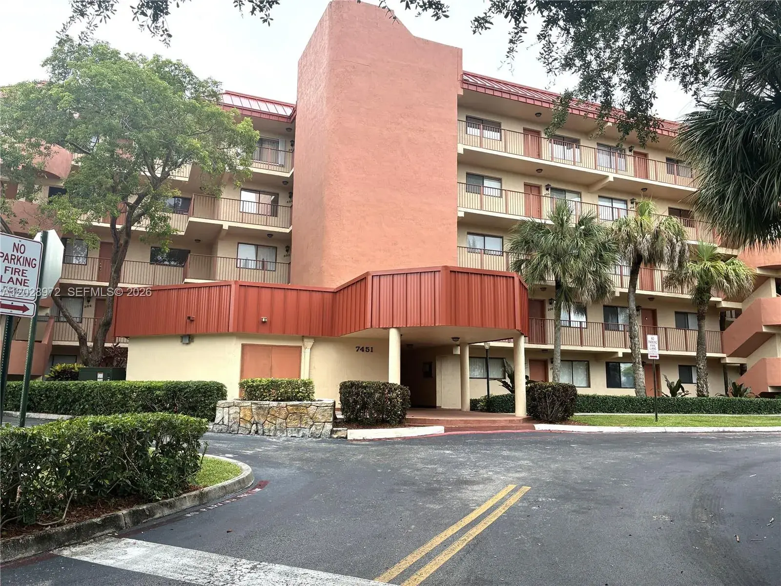 2 bedroom 2 bath Residential for sale at 7451 NW 16th St # 403, Plantation FL 33313