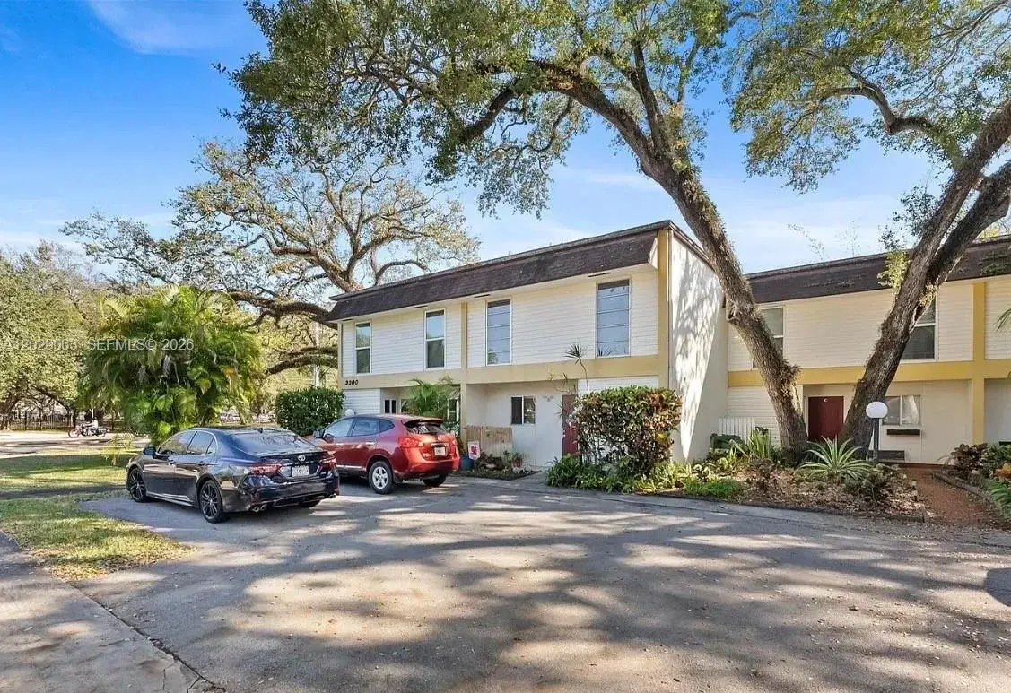 3 bedroom 2 bath Residential for sale at 3300 Atlanta St # 15B, Hollywood FL 33021