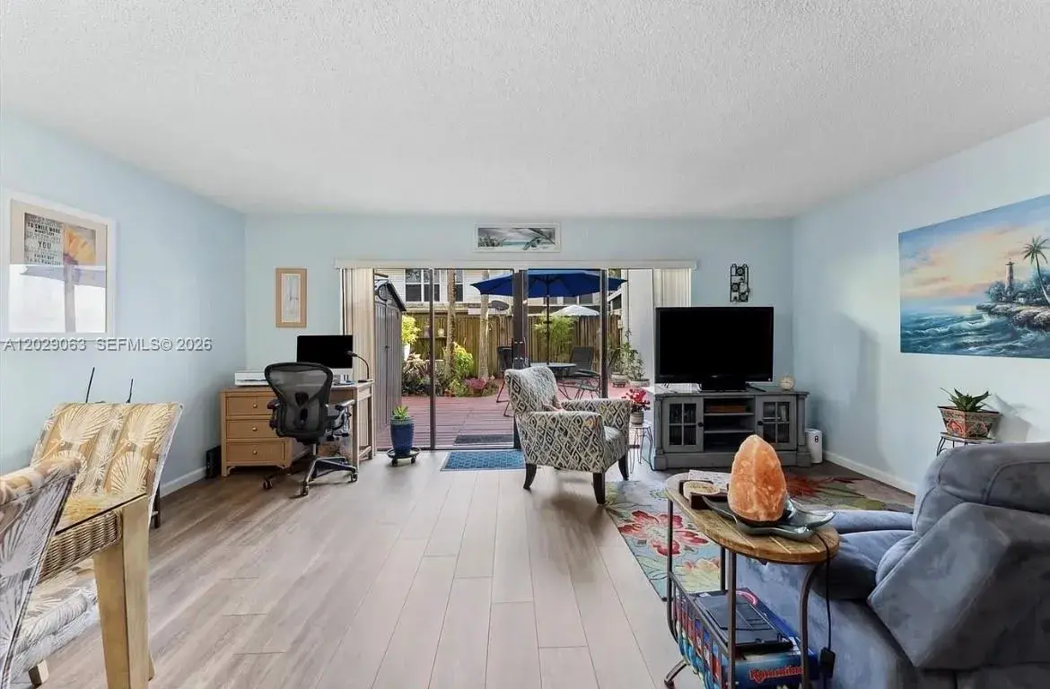 3300 Atlanta St # 15B, Hollywood FL 33021