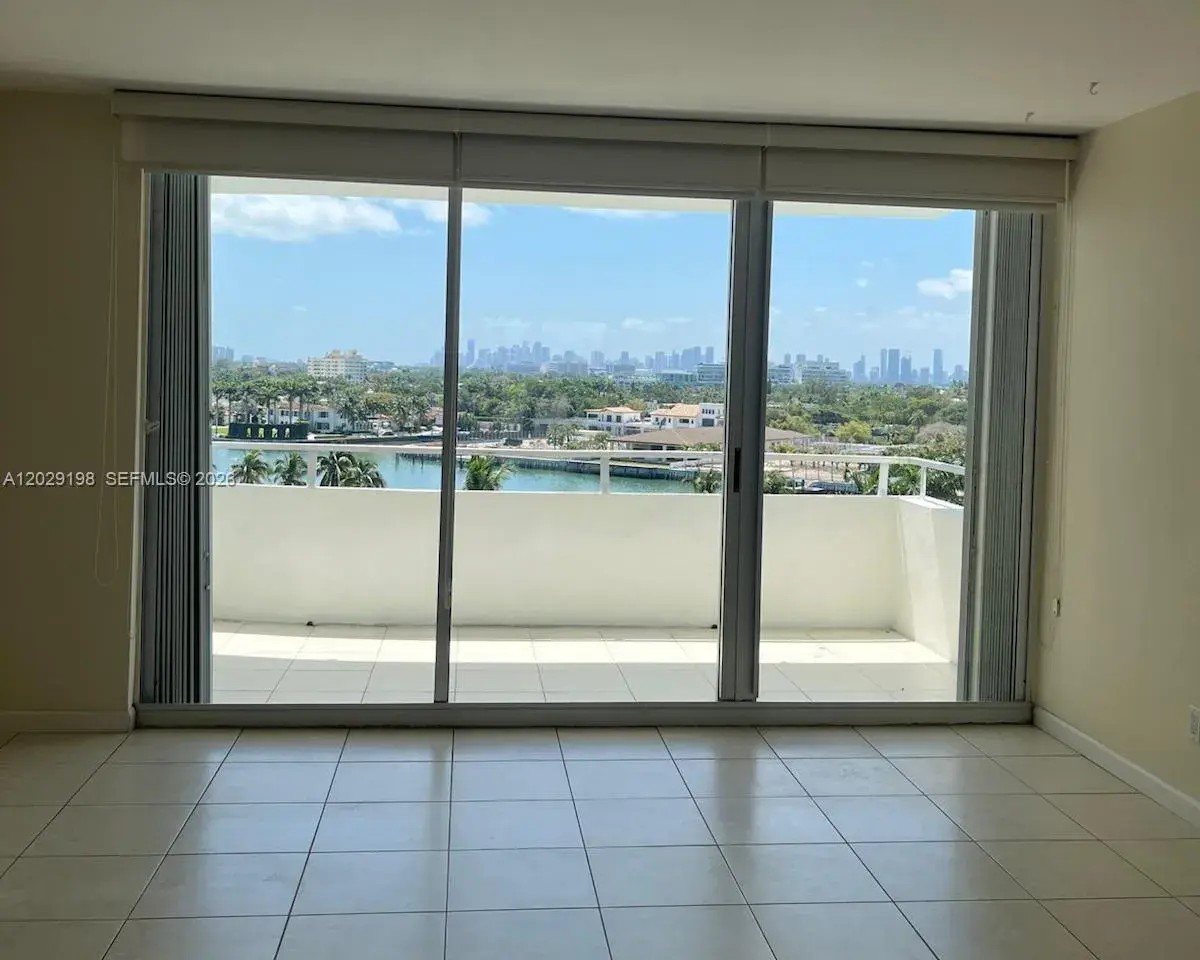 5161 Collins Ave # 909, Miami Beach FL 33140
