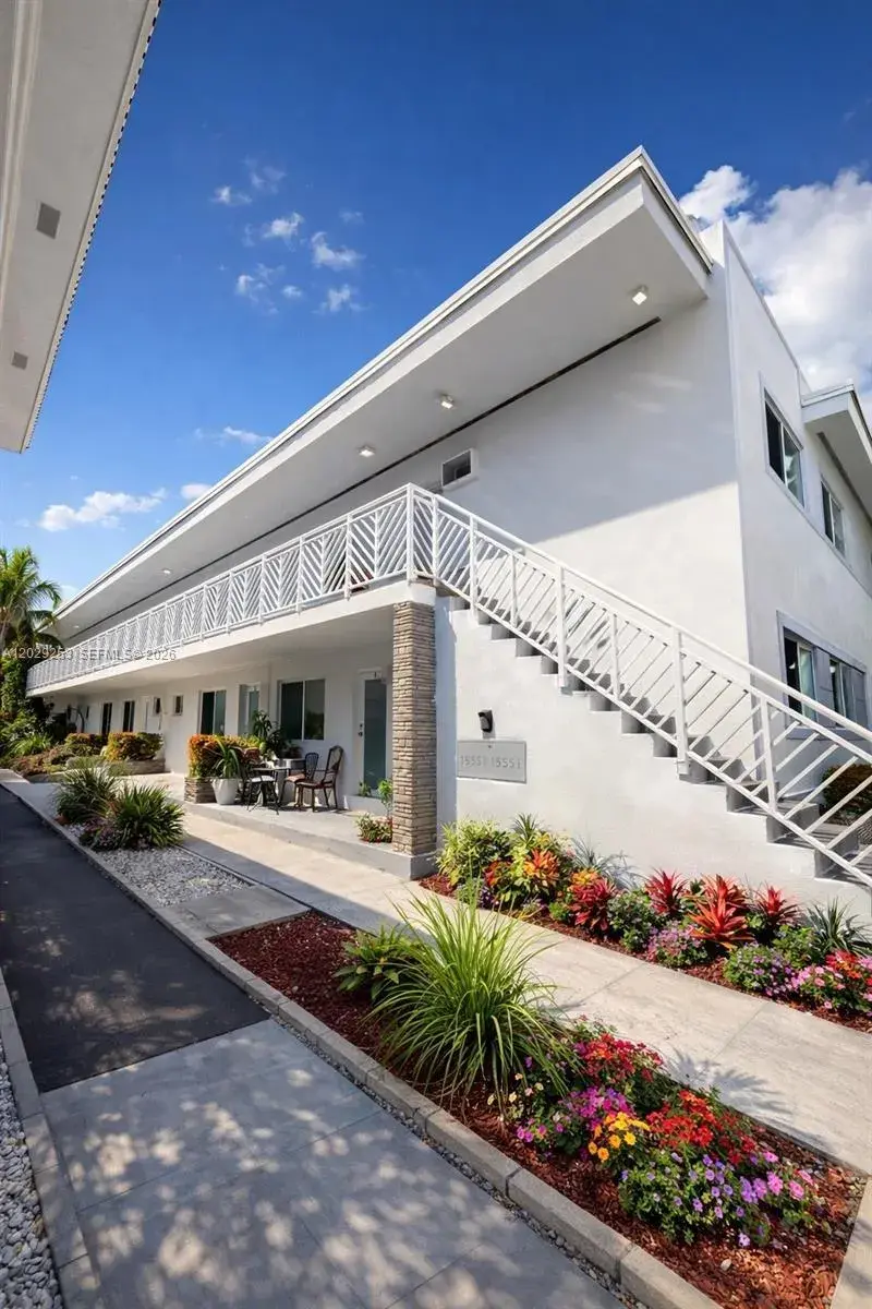 1 bedroom 1 bath Residential Lease for rent at 935 Bay Dr # 9, Miami Beach FL 33141