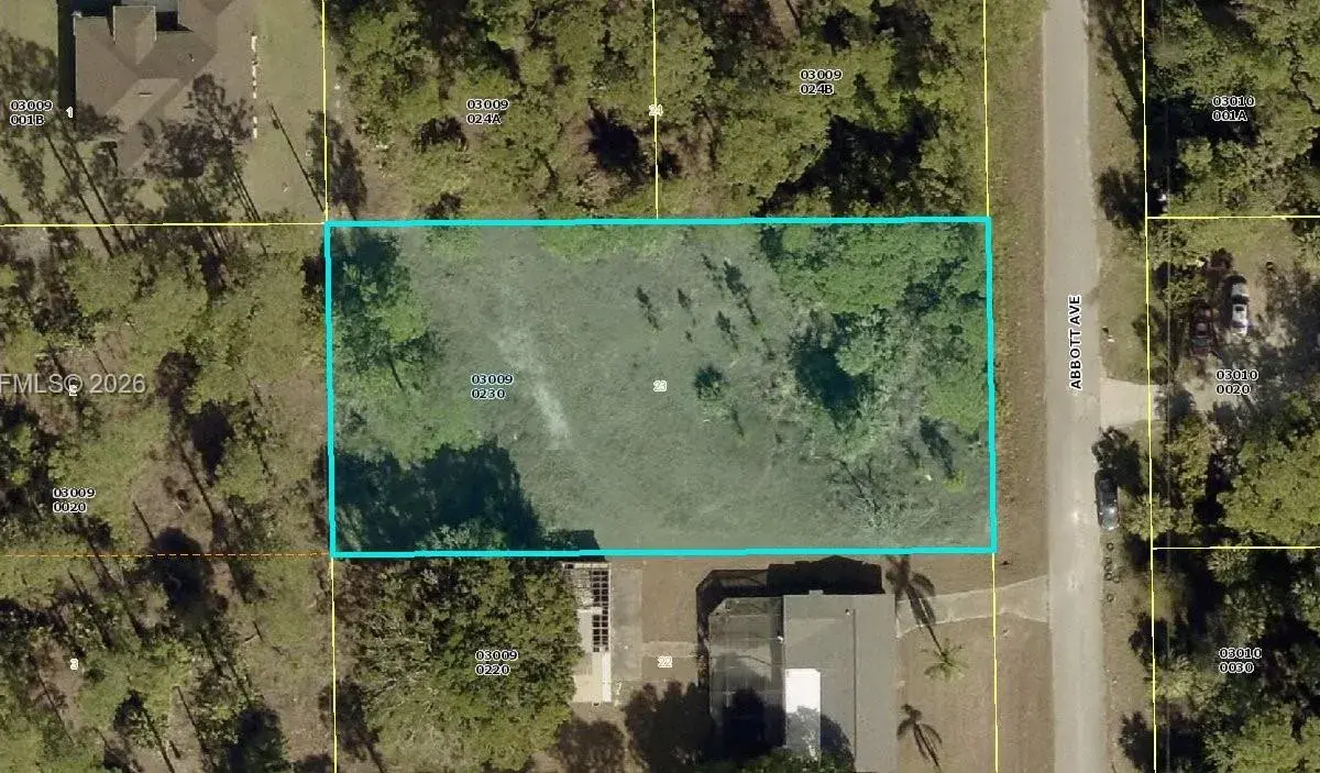 821 Abbott Ave., Lehigh Acres FL 33972