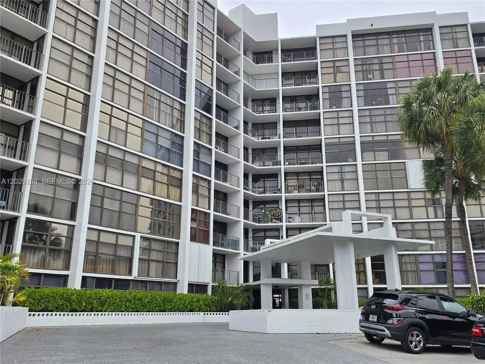 400 Leslie Dr # 416, Hallandale Beach FL 33009