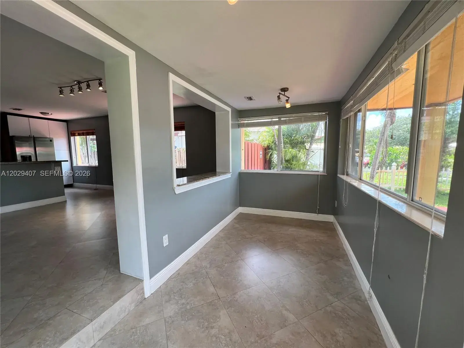 2502 Dewey St, Hollywood FL 33020