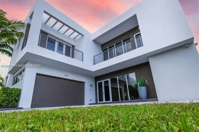 7480 NW 99th Ave, Doral FL 33178