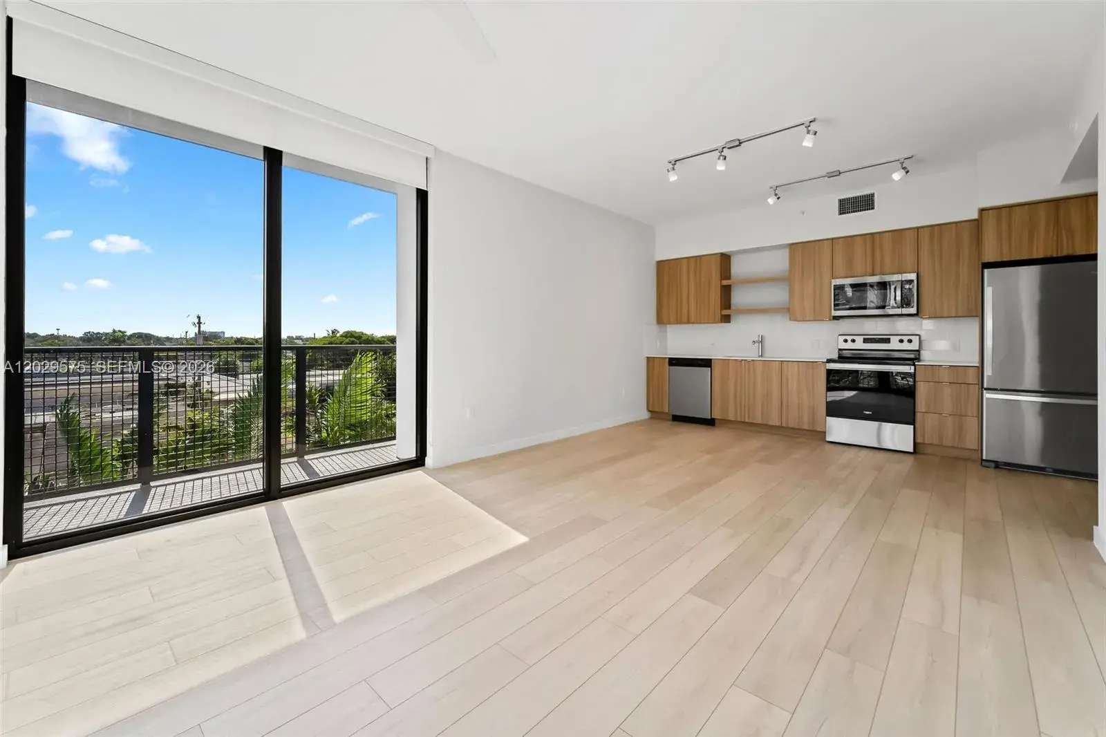 3 bedroom 2 bath Residential Lease for rent at 555 NE 8th St # 0606, Fort Lauderdale FL 33304