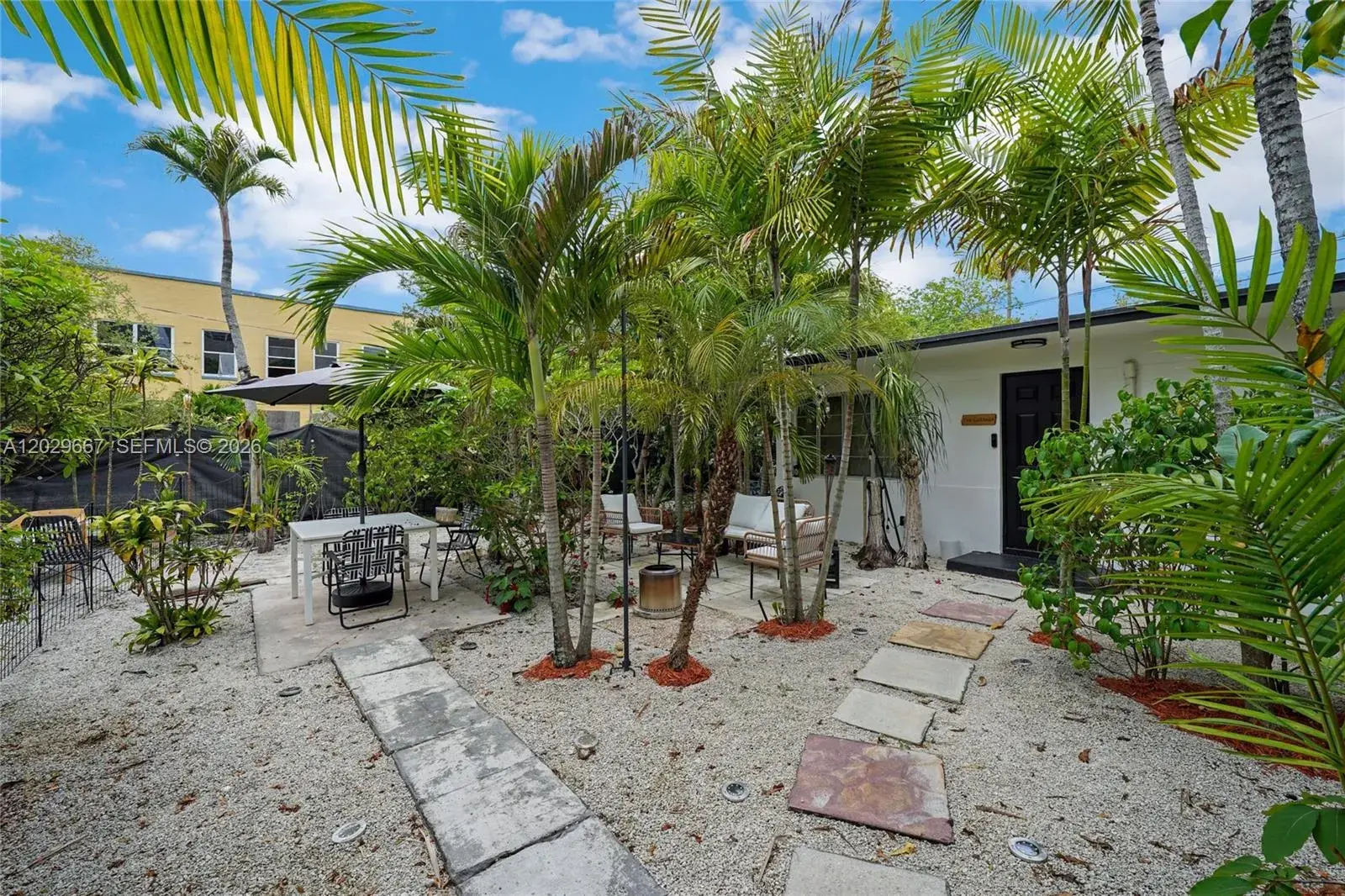 1 bedroom 1 bath Residential Lease for rent at 725 SW 2nd Ct # 2, Fort Lauderdale FL 33312