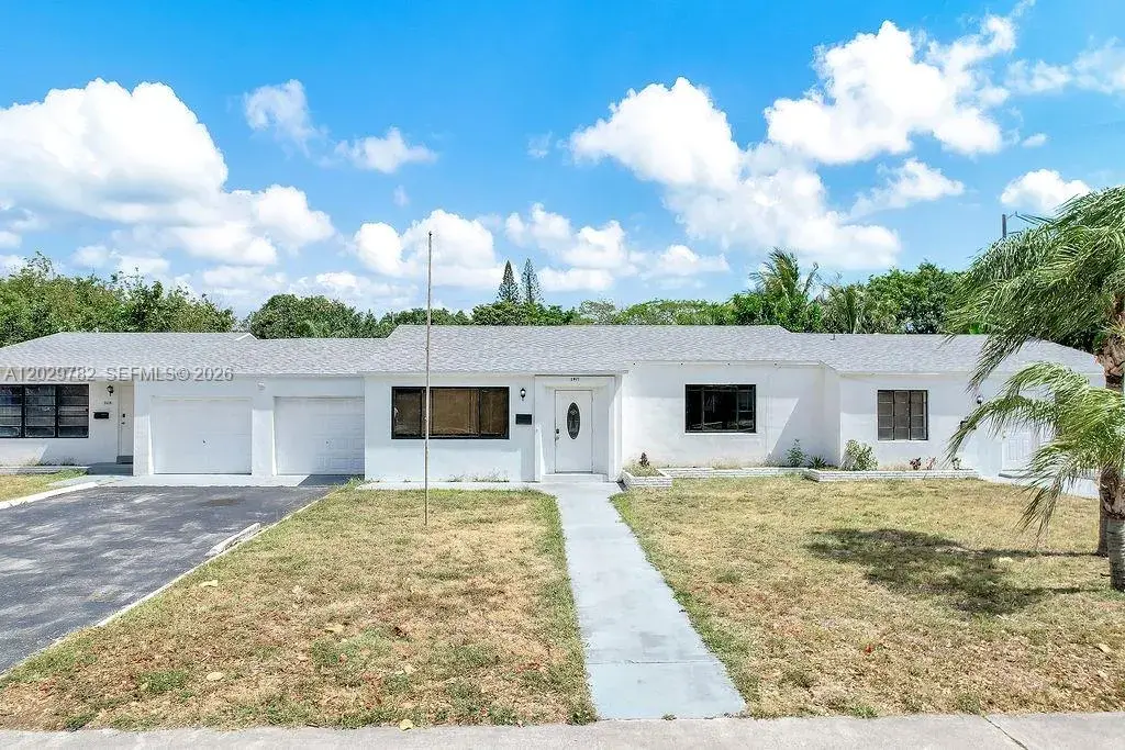 4 bedroom 3 bath Residential Lease for rent at 2417 Pierce St, Hollywood FL 33020