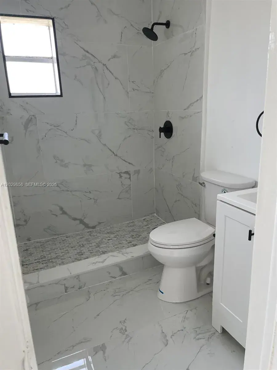 1 bedroom 1 bath Residential Lease for rent at 6021 Polk St # 4, Hollywood FL 33024