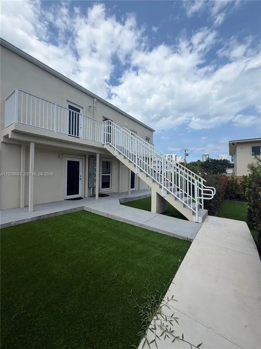 3 bedroom 1 bath Residential Lease for rent at 729 SW 3rd St # 2, Miami FL 33130