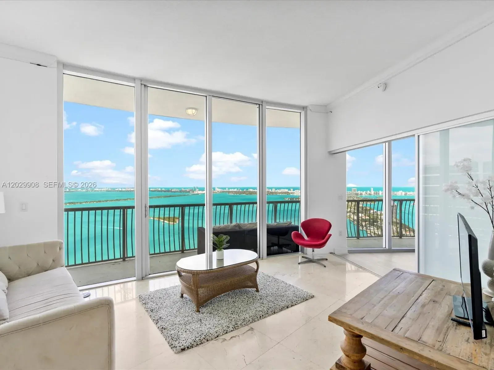2 bedroom 2 bath Residential Lease for rent at 1750 N Bayshore Dr # 5601, Miami FL 33132