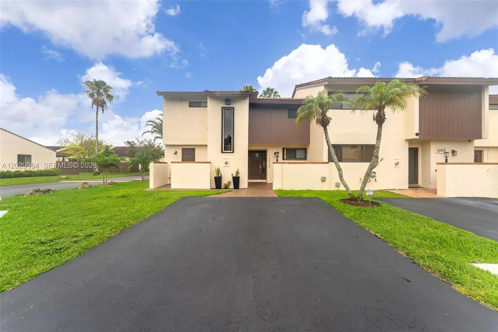 3 bedroom 2 bath Residential for sale at 14932 SW 89th St, Miami FL 33196
